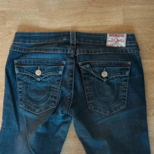 True religion jeans  - Storleken passar M . W30 .