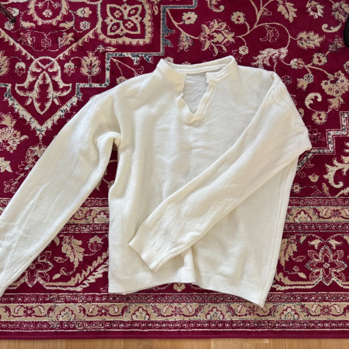 Vit tröja med unik krage - 1