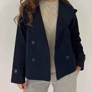 Mörkblå Design by si kappa - Mörkblå design by si kappa köpt för 750, storlek xs/s 💓