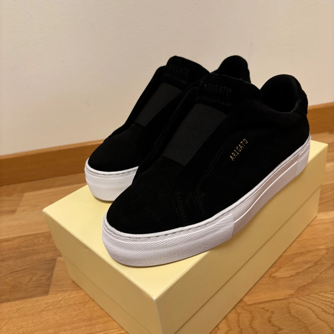 Axel Arigato Laceless Mocha F37