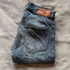 Tiger of Sweden Jeans - Riktigt schyssta Tiger of Sweden jeans! 🙌Storlek = 30/34 | Skick = 7/10 | Nypris över 1500kr, mitt pris = 269kr! 🙌Jeansen har tecken på användning men inga stora deffekter! Hör av er vid minsta fråga eller fundering! ⭐️