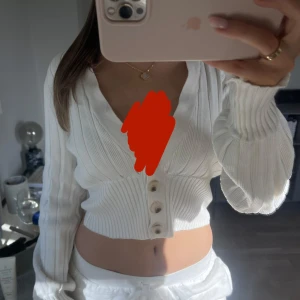 Snygg kofta med tajt midja! - Från Forever21!