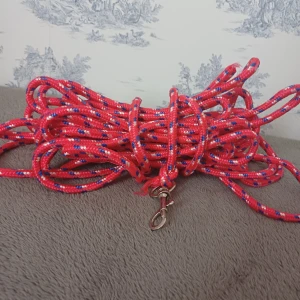 Koppel - Långt koppel/lina. Har ingen uggla