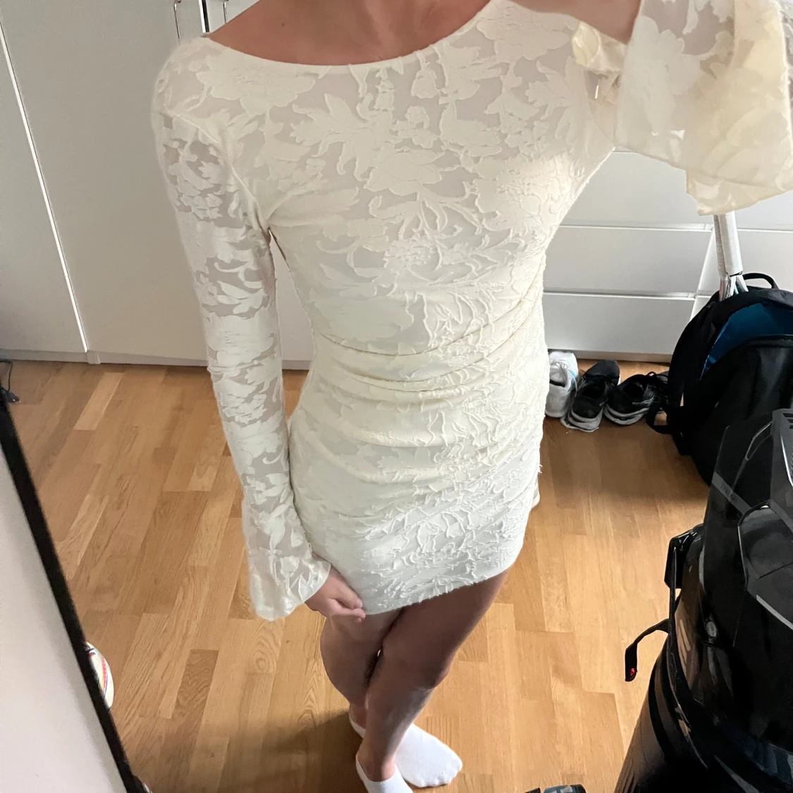 Vit spetsklänning från Boohoo - 1