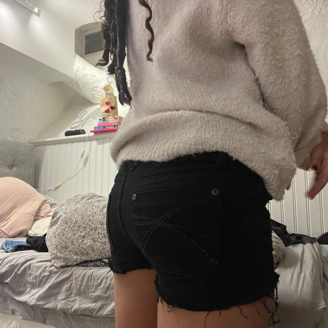 Svarta lågmidjade jeansshorts 
