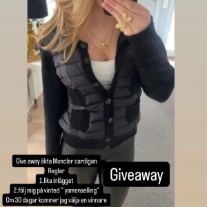 Moncler cardigan  - Följ mig på vinted yamenselling . Och lika inlägget för att vinna . Den är äkta köptes från hemsidan kvittot och äktihetsbevis finns. Om 30 dagar väljer jag en valfri vinnare från personer som följer mig på vinted 