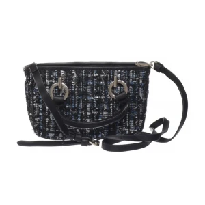 Svart axelväska i tweed från Zara Basic - Snygg svart axelväska från Zara Basic med tweed-yttermaterial och detaljer i skinnimitation. Väskan har både axelrem och handtag i svart, samt silverfärgade metalldetaljer. Perfekt för att lyfta din outfit med en trendig accessoar.