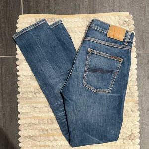 Nudie Lean Dean Jeans - Snygga jeans från Nudie i modellen ”Lean Dean” || Storlek: W31 L32 || Använda men i mycket fint skick 
