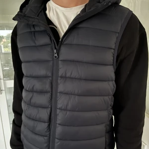 Väst  - En najs väst som inte kommer till användning