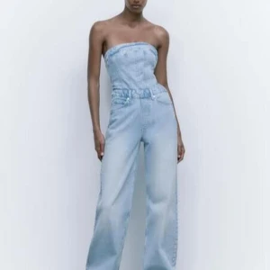 Zara jumpsuit denim  - Endast använd en gång, så bra skick!!