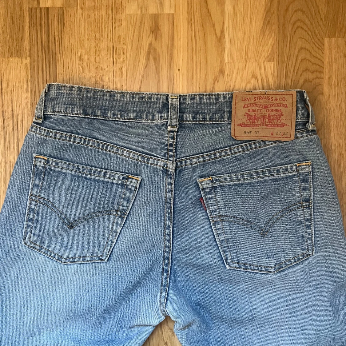 Ljusblå Levis bootcut jeans - 1
