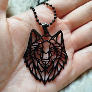 Varghalsband - Superfint halsband av en varg. Kanske använt en eller två gånger. 