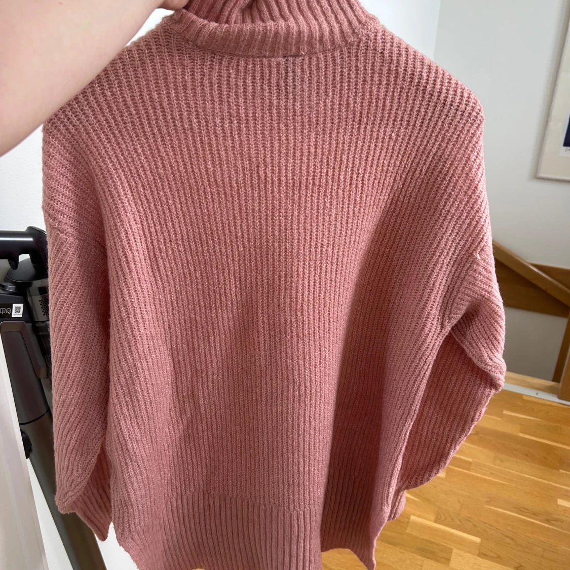 Rosa stickad polotröja från H&M - 1