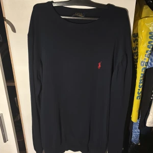 Ralph lauren - Storlek L jätte bra skick utom litet hål se sista bild