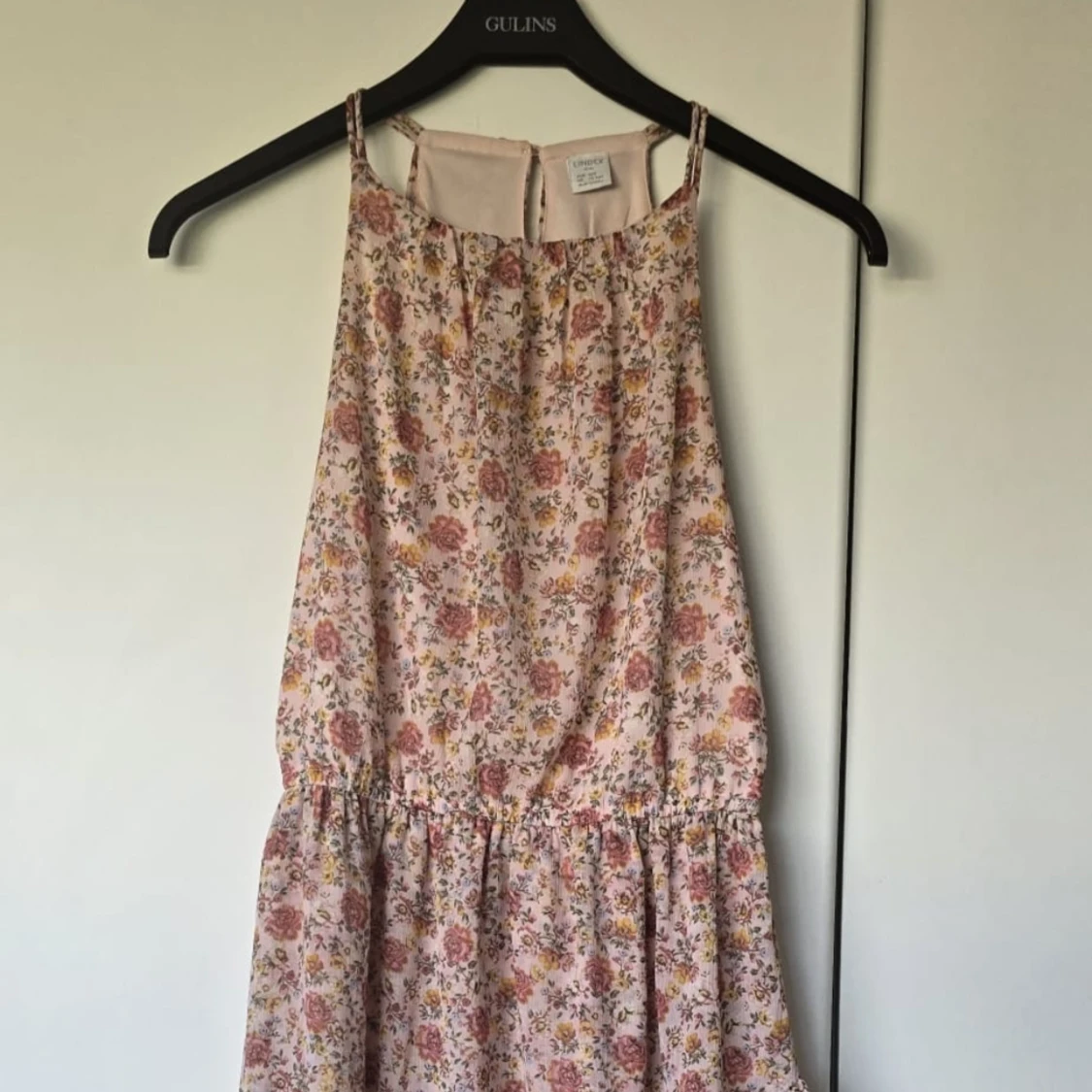 Blommig sommarklänning från Lindex