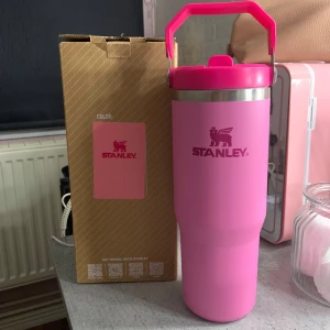 Stanley Cup - Stanley Cup i färgen rosa rymmer 30.oz/887ml