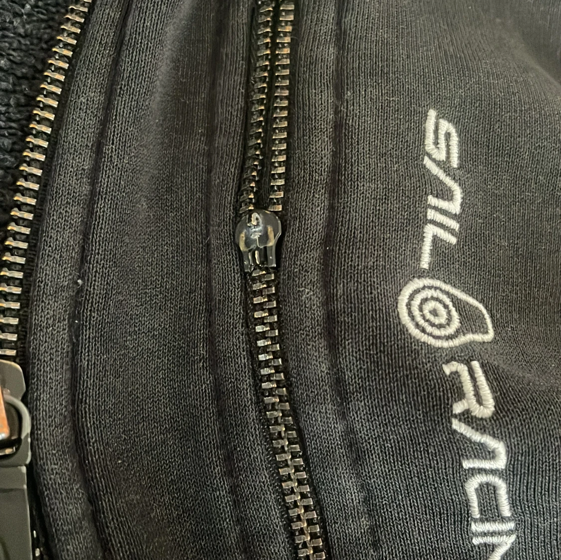 Svart hoodie från Sail Racing - 3