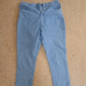 Ljusblå skinny jeans  - Snygga ljusblå skinny jeans.