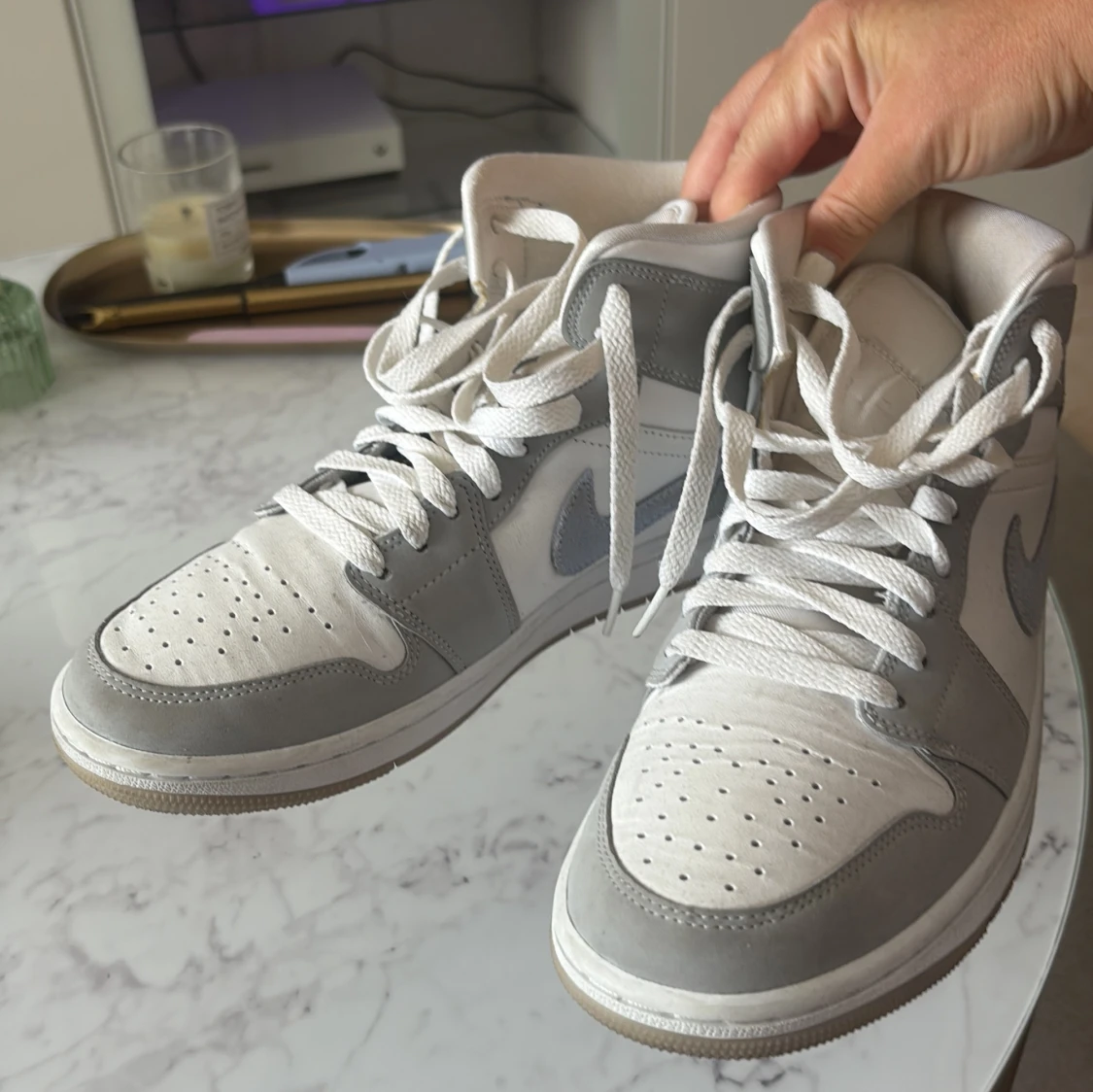 Nike Air Jordan 1 Mid vit/grå