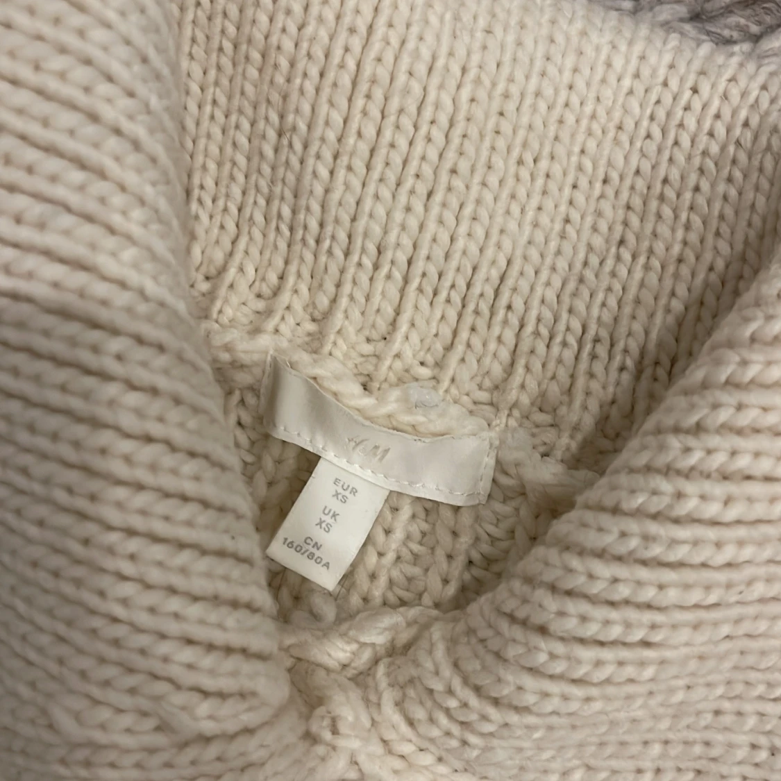 Beige stickad tröja med krage H&M - 1