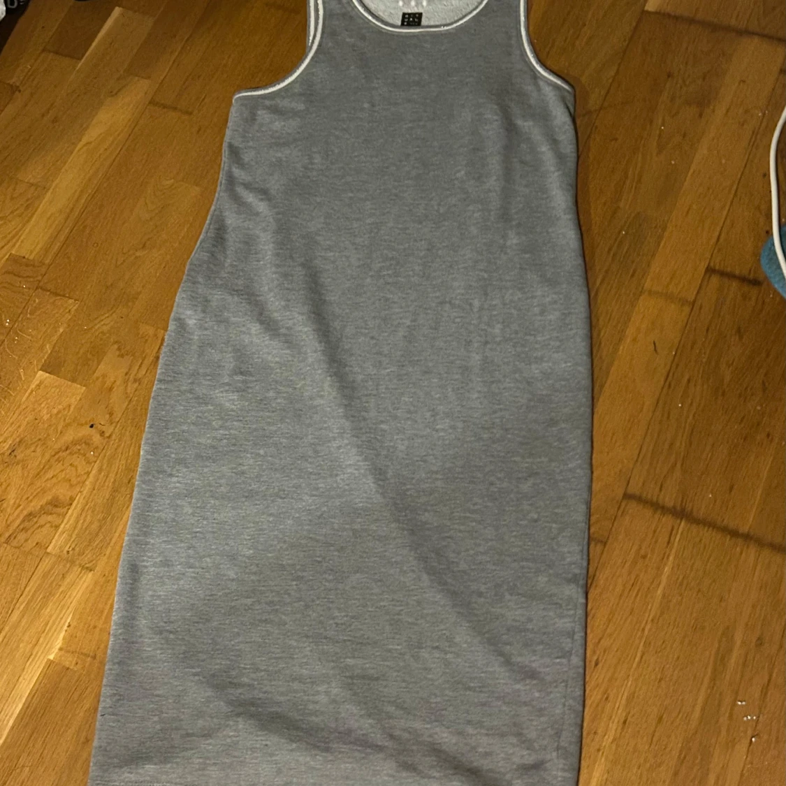 Grå lång klänning  - 2