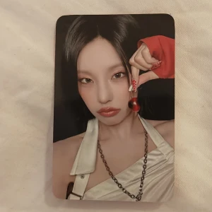 Yeji Girls will be girls POB Soundwave Photocard - Itzy Yeji photocard från GWBG. Pre-Order Benefit från soundwave. Dm:a innan köp!😊