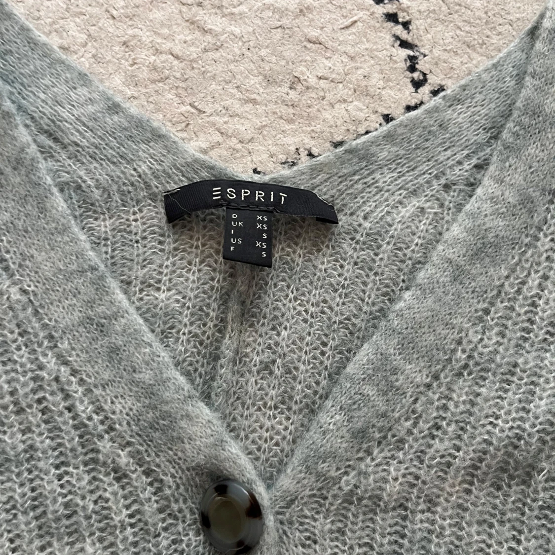 Ljusgrå stickad kofta från Esprit - 2