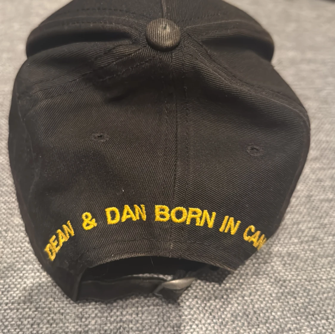 Svart keps från Dsquared2 - 1