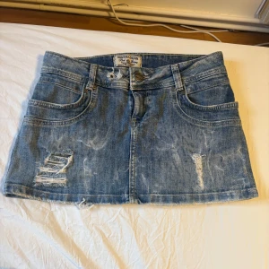 vintage kjol - Jättesöt kjol som inte kommer till användning, från bershka denim. 