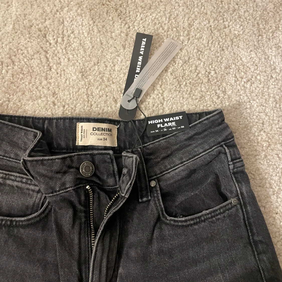 Svarta high waist flare jeans