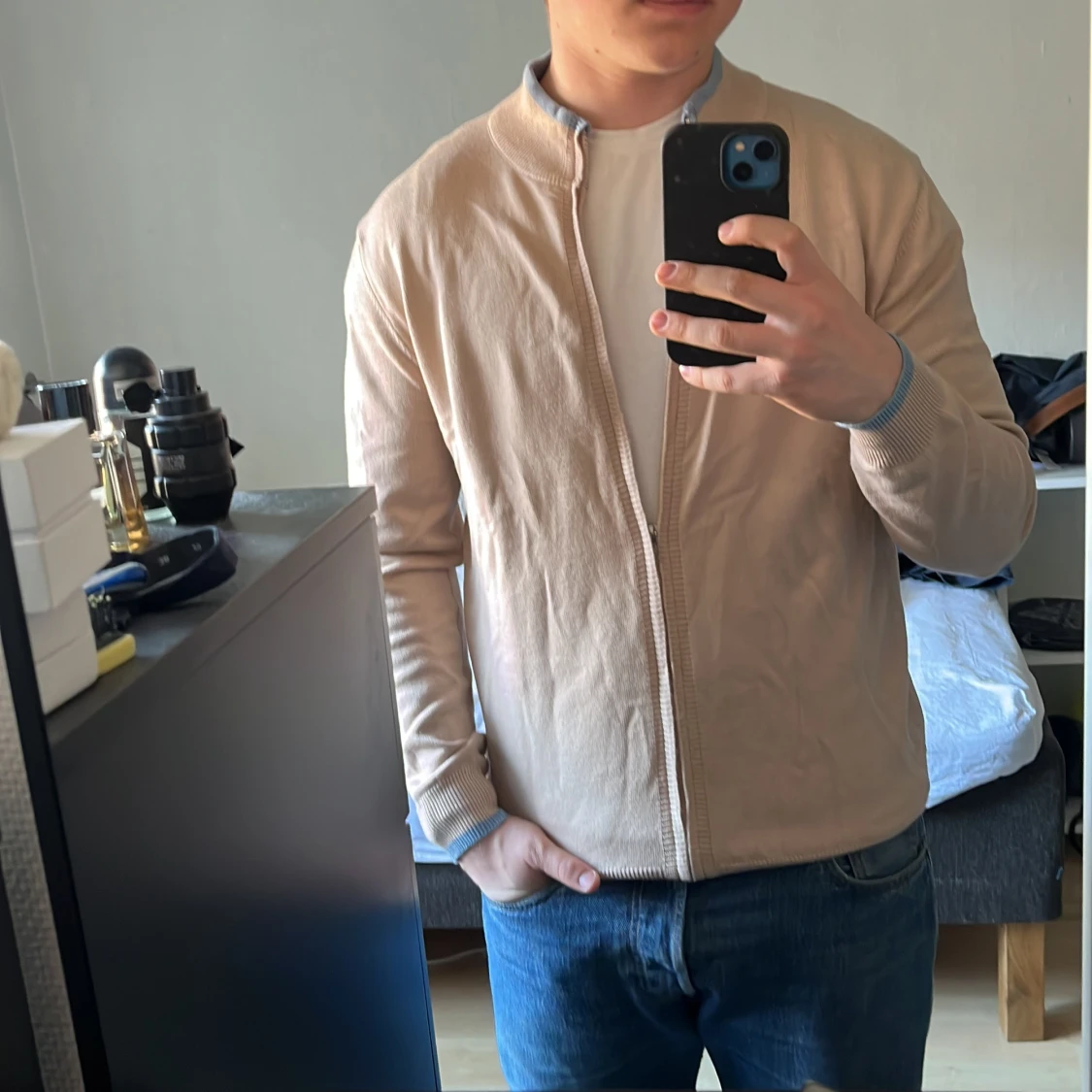 Beige kofta med dragkedja - 3