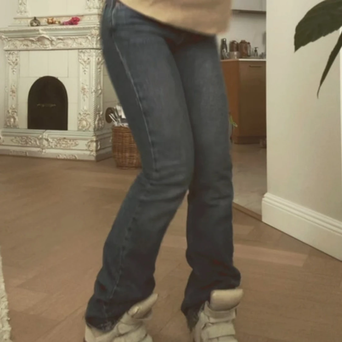 Blå jeans med bootcut