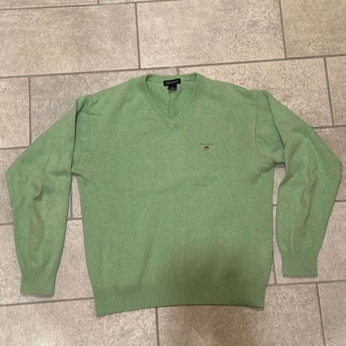 Grön v-ringad tröja från GANT