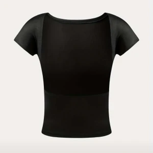 Svart rygglös topp - Snygg svart rygglös topp med korta ärmar och en stilren design 🙌 Använt 1 gång och säljer då den inte passar mig! 💕 toppen är antingen från shein eller temu, kommer tyvärr inte ihåg! 😇