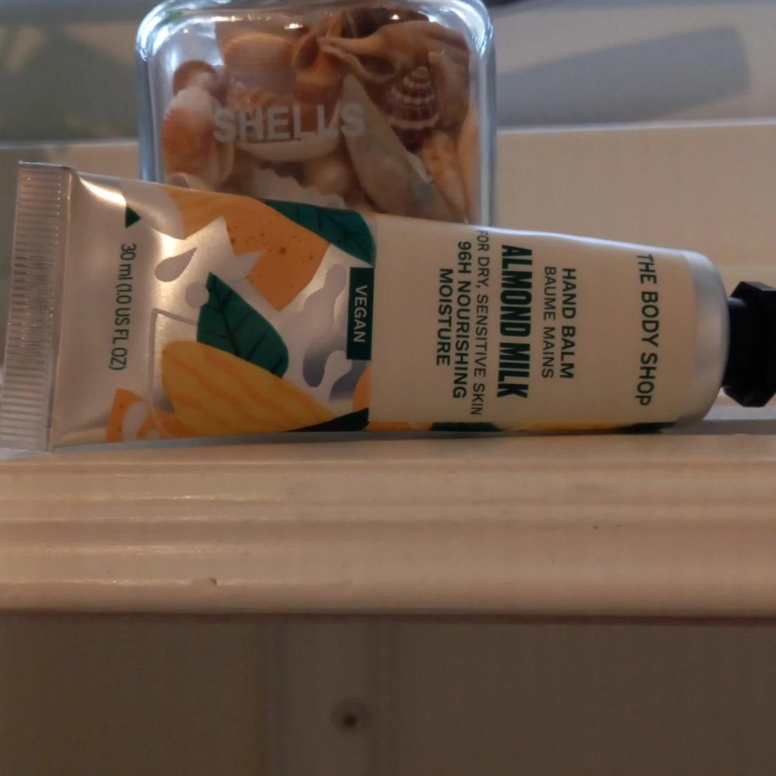 Hand Balm Almond Milk från The Body Shop - 3