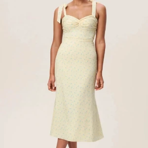 Adoore klänning - Använd två gånger. Slutsåld överallt. 