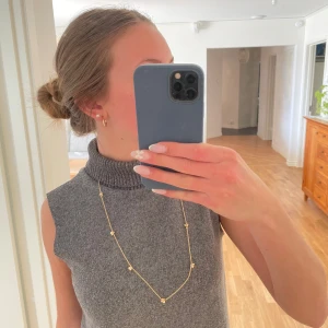 Superfin kragteöja - Superfin kragtröja från Zara. Säljer vid bra pris, så tryck inte köp nu!🥰💓.