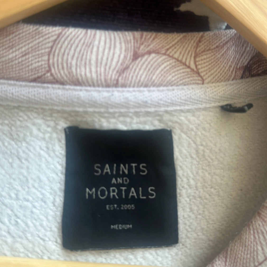 Blommig långärmad tröja från Saints and Mortals - 2