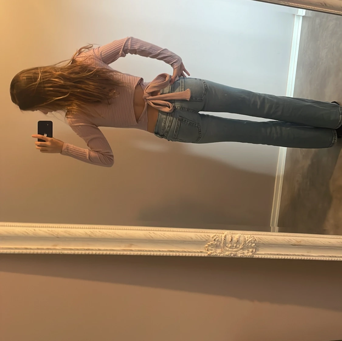 Ljusrosa ribbad croppad topp med knyt - 1