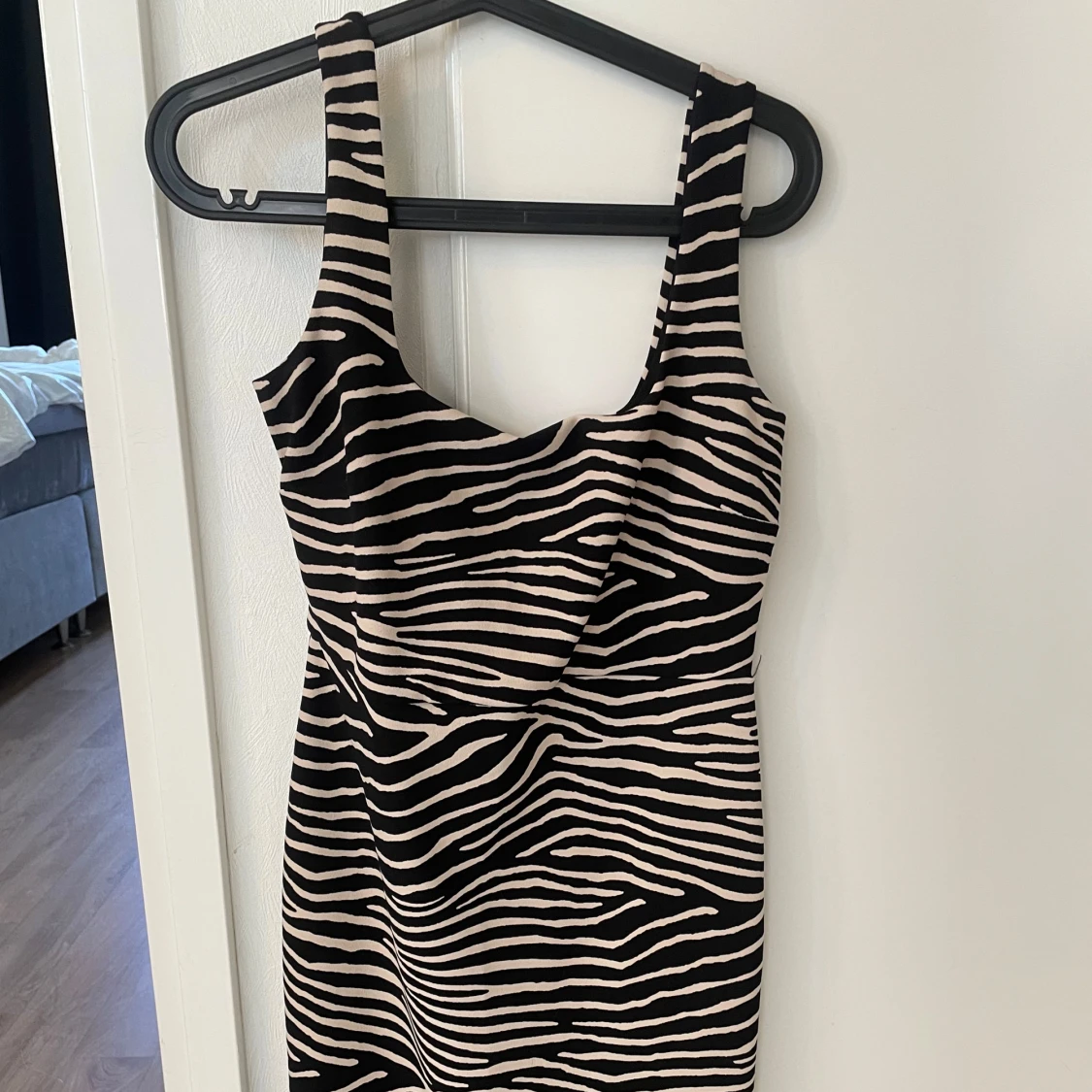 Zebramönstrad klänning från H&M