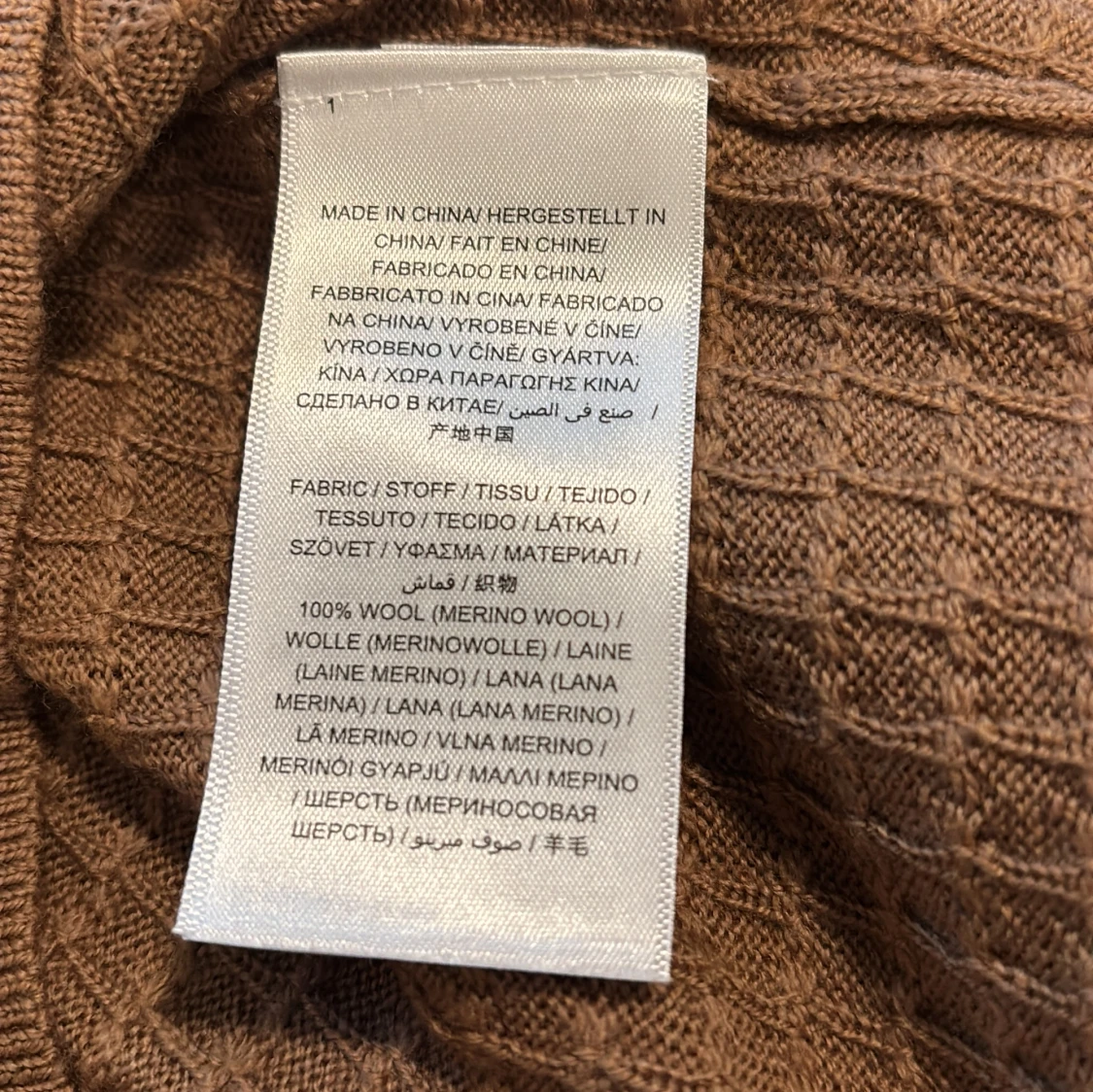 Brun stickad tröja i merinoull från Gant - 1