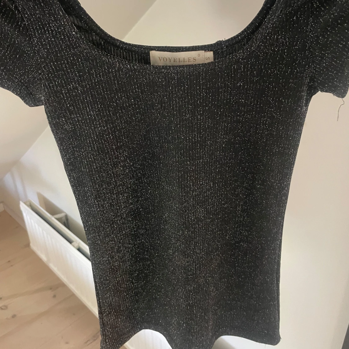 Svart glittrig topp - 1