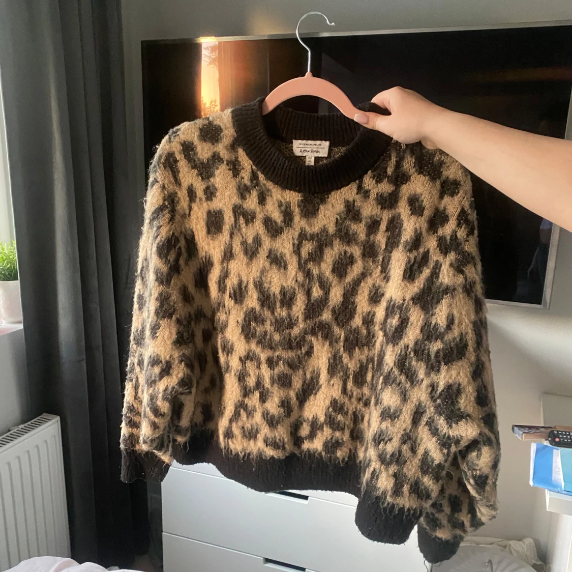 Leopardmönstrad stickad tröja från Other stories  - 1