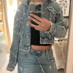 Jeansjacka med fransar  - Jättecool! Storlek 164/xs-m