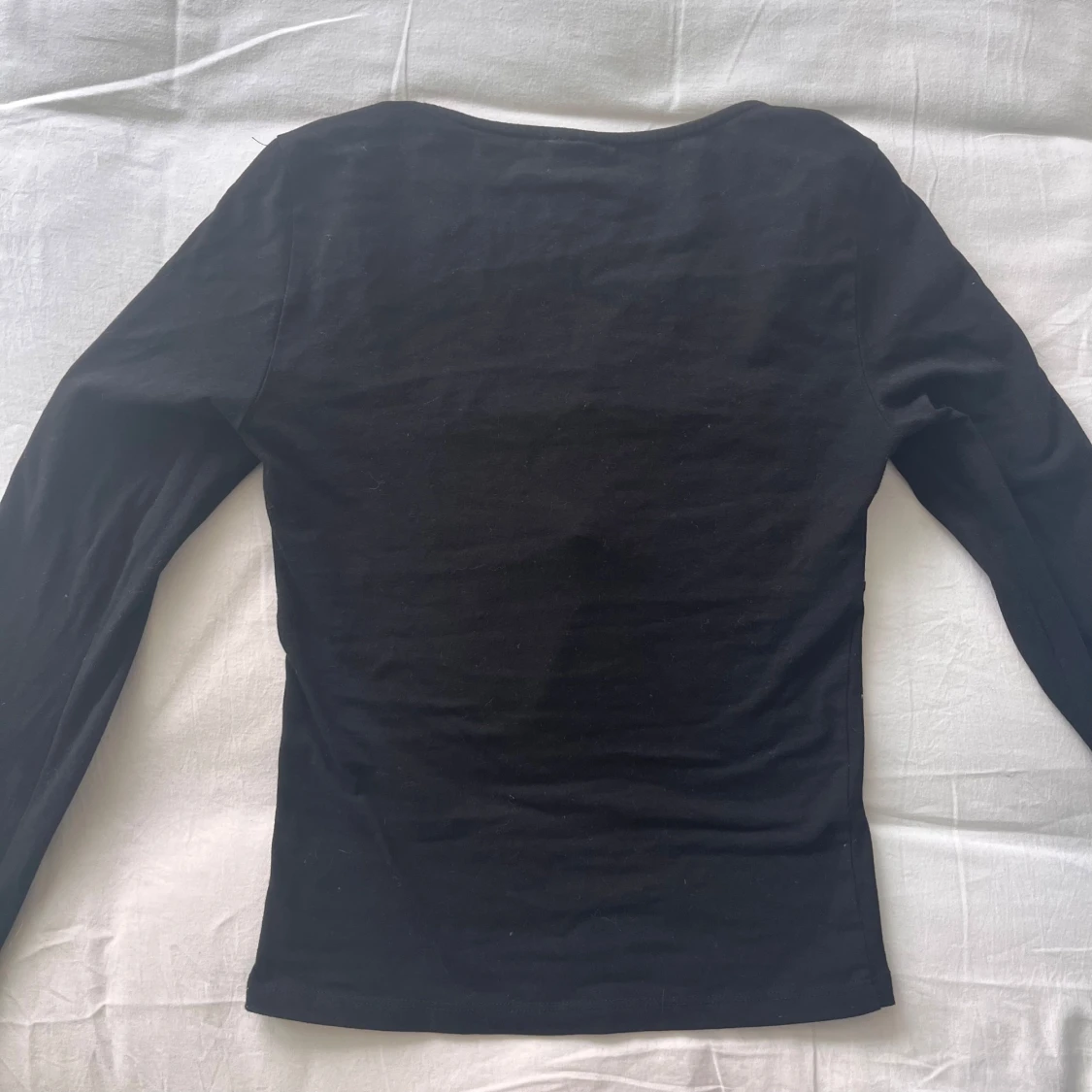 svart långärmad med knyt - 3