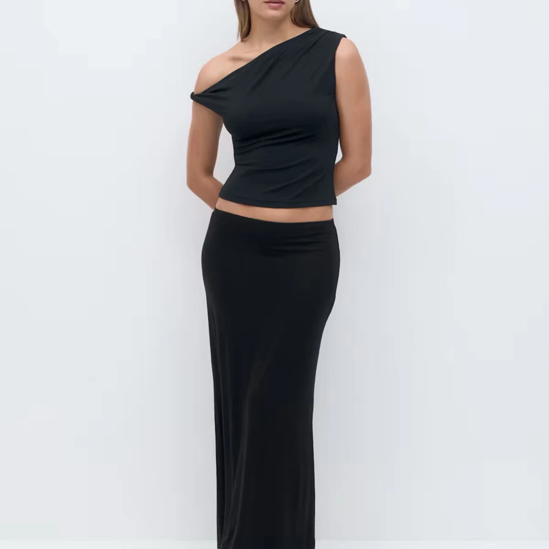 Svart oneshoulder topp i stretch