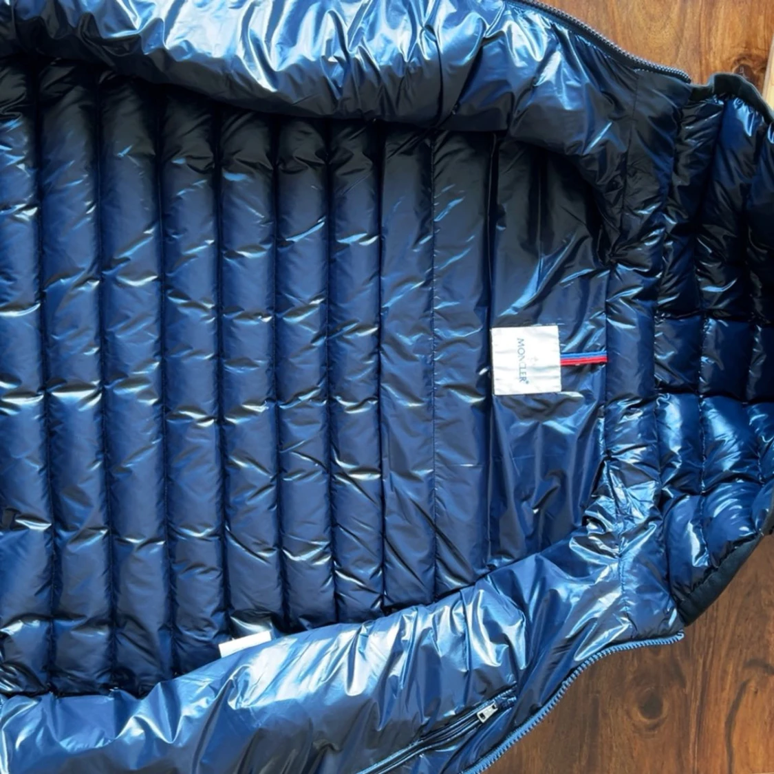 Mörkblå dunväst från Moncler - 4