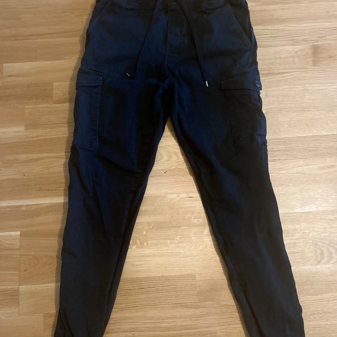 Svarta cargobyxor från Vaillent - 1