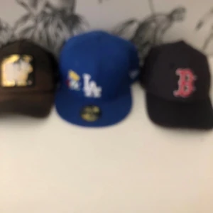 Kepsar - Säljer alla dessa kepsar för 500 kr skick är bra men den åt vänster har dåligt skicka