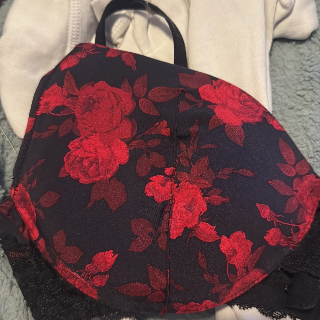 Svart och röd blommig BH från Dorina - 4